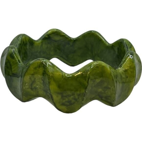 Green Wavy Patterned Resin Bracelet Unique Design Fashion Jewelry - Picture 1 of 4